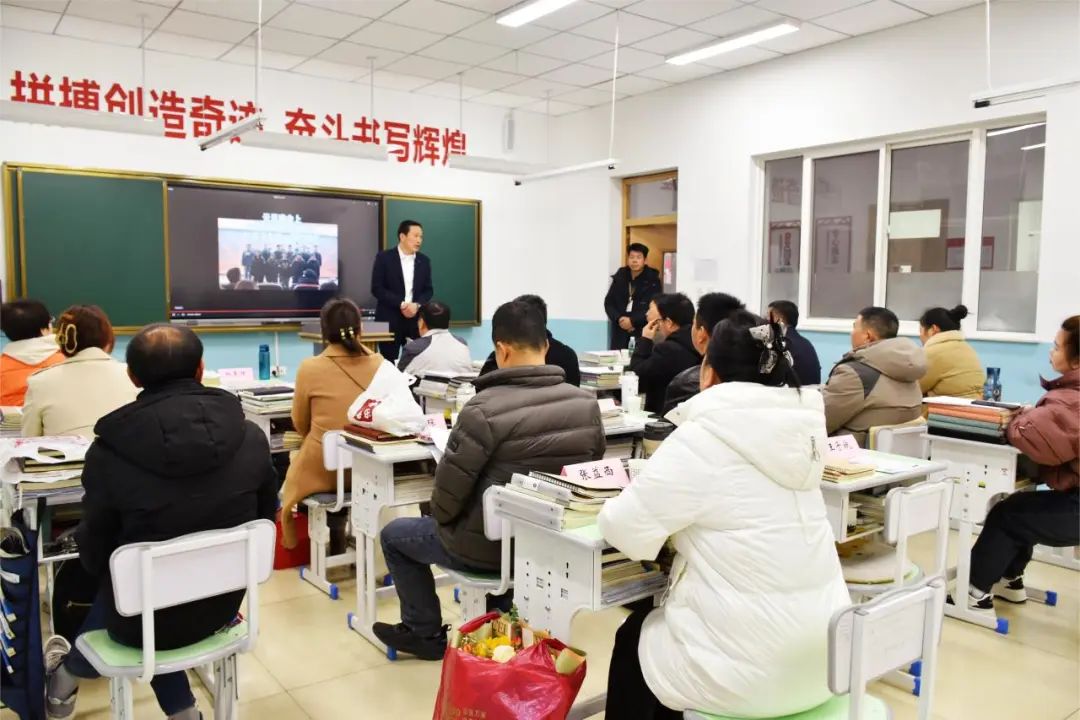 百日誓師，名題金榜 | “考神”親臨助陣，為學(xué)生加冕！